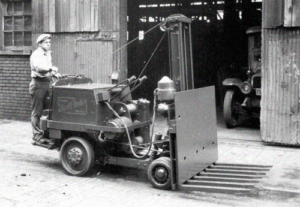 Historia wózków widłowych – rewolucja w logistyce i magazynowaniu