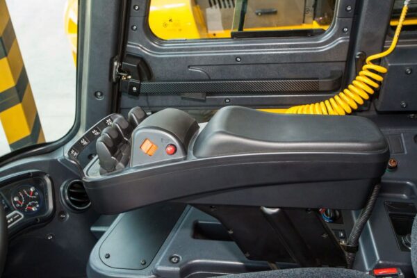 Hyundai - 12000 - 16000 kg - Seria 9V - obrazek 21